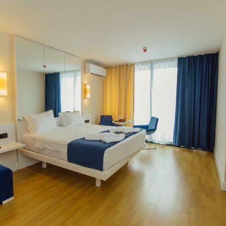 Aparthotel Orbi City Sea View Batoemi Buitenkant foto
