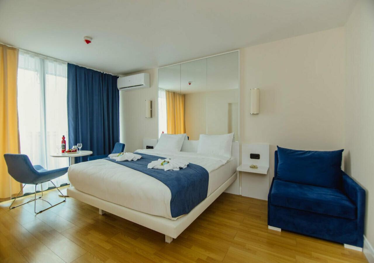 Aparthotel Orbi City Sea View Batoemi Buitenkant foto