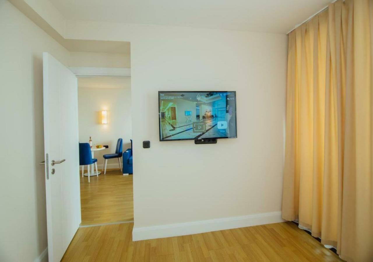 Aparthotel Orbi City Sea View Batoemi Buitenkant foto