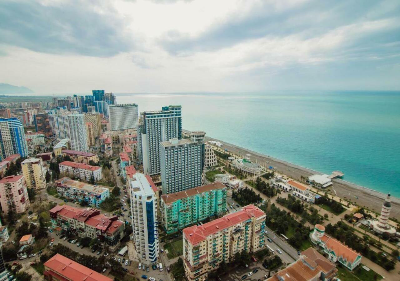 Aparthotel Orbi City Sea View Batoemi Buitenkant foto