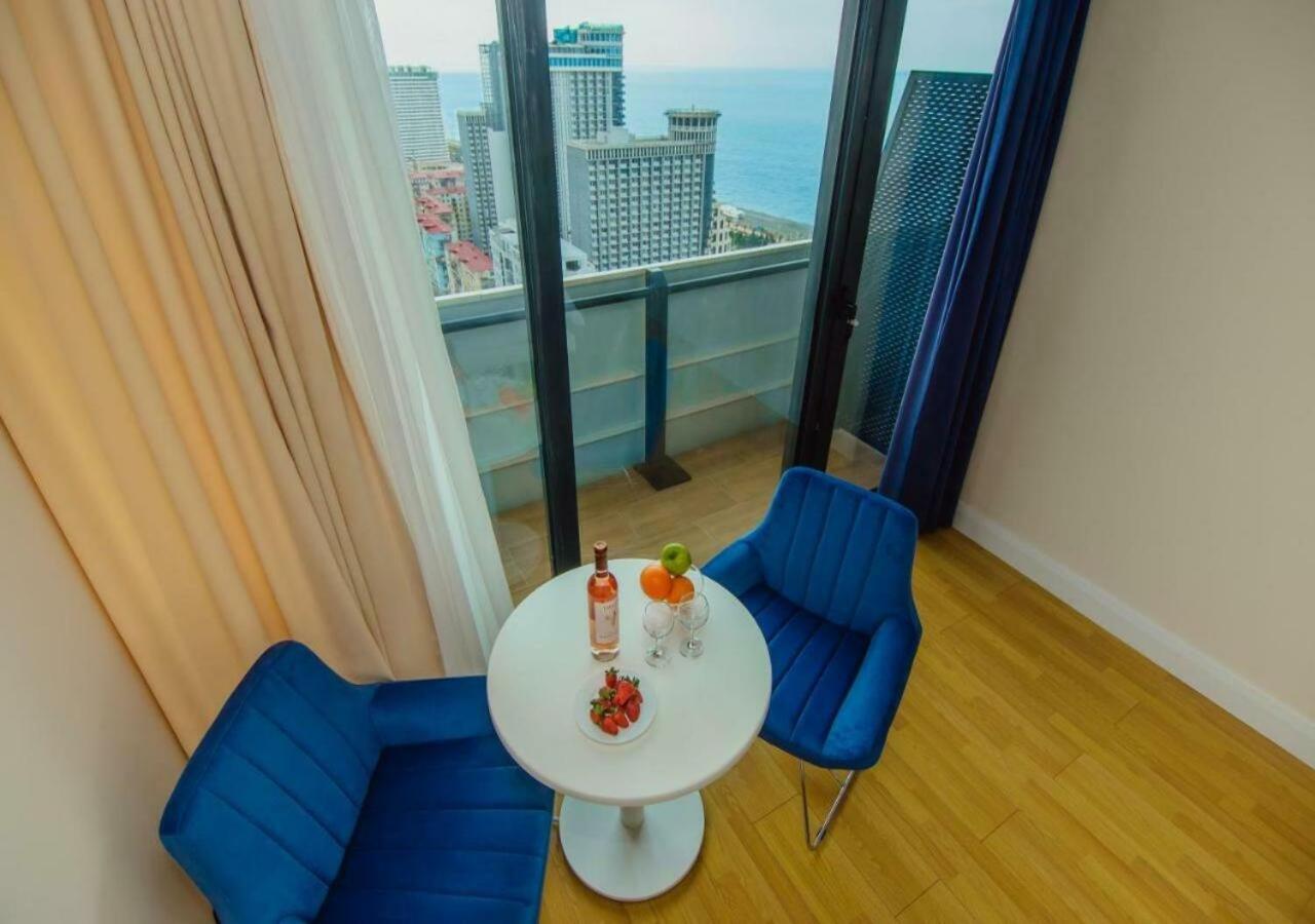Aparthotel Orbi City Sea View Batoemi Buitenkant foto