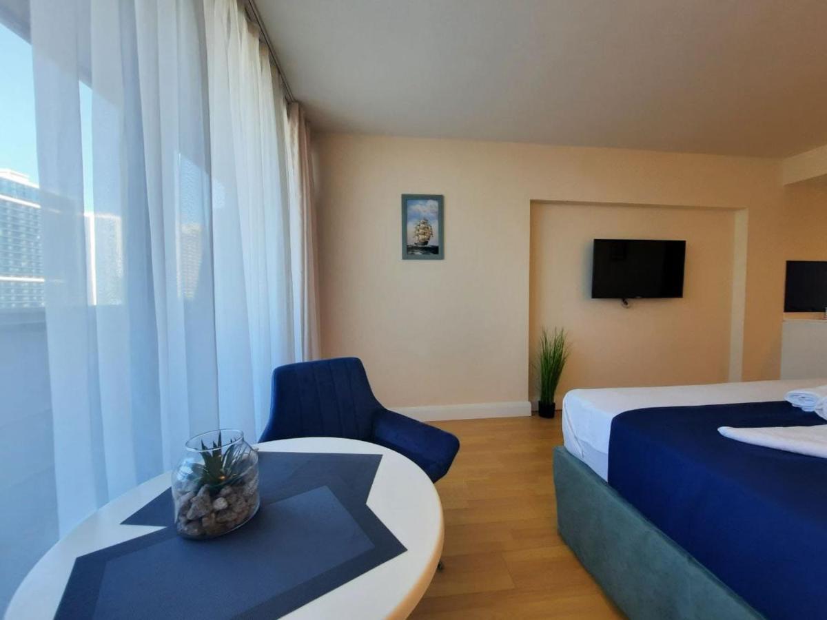 Aparthotel Orbi City Sea View Batoemi Buitenkant foto