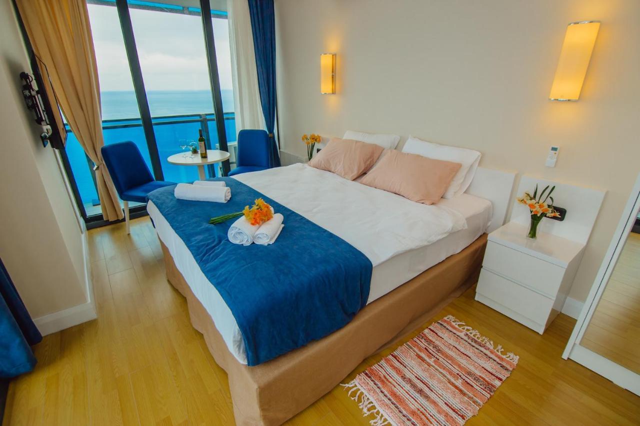 Aparthotel Orbi City Sea View Batoemi Buitenkant foto